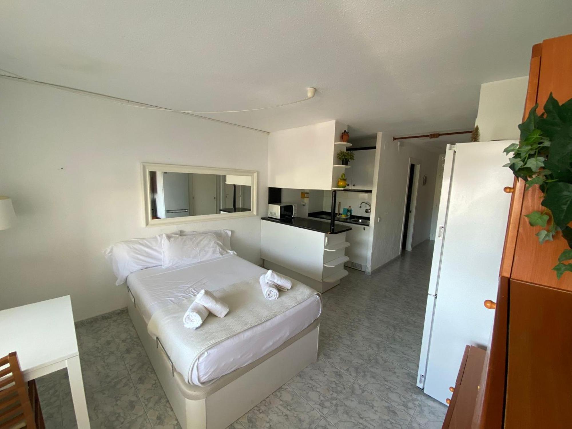 The Moon Studio By Hello Homes סיטגס מראה חיצוני תמונה