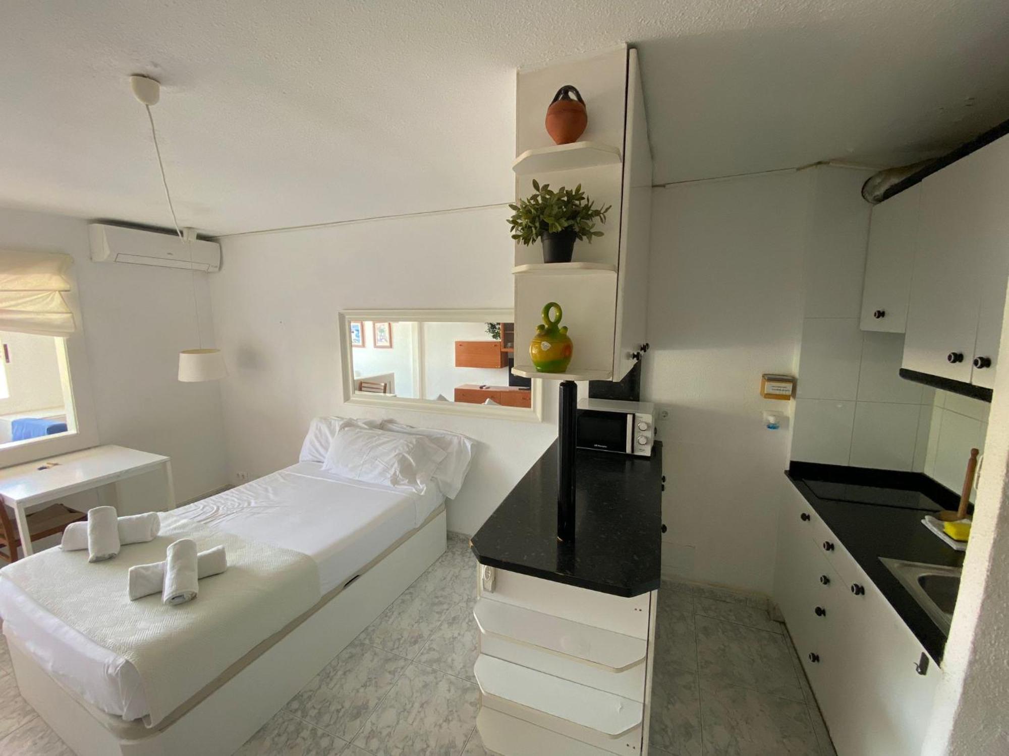 The Moon Studio By Hello Homes סיטגס מראה חיצוני תמונה